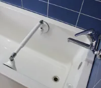 Diagonale scharnierset voor handgreep