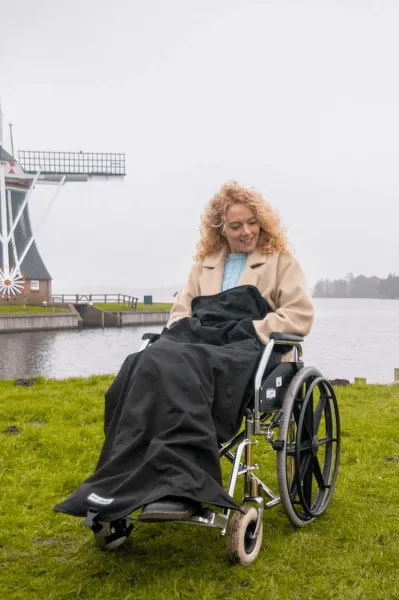 Belieff rolstoel deken/kleed – met open onderkant en handzakken – Wind- en waterdicht - Unisex - 100% polyester & Fleece gevoerd