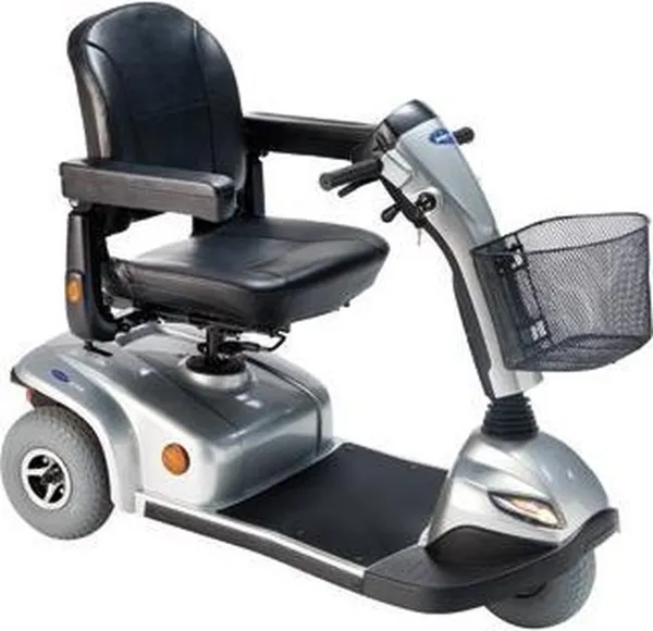 Scootmobiel invacare leo 3