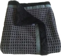 Handgemaakte warme deken of plaid rolstoel zwart grijs 140 x 85 cm