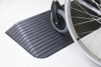 Rubberen Drempelhulp Schuin - 65 mm Hoog - Oprijplaat Voor Rolstoel, Rollator En Scootmobiel - Oprijhelling Rubber