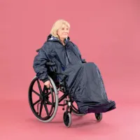 Volledige regenponcho met mouwen voor rolstoelgebruik